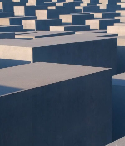 Kuvassa Euroopan murhattujen juutalaisten muistomerkki