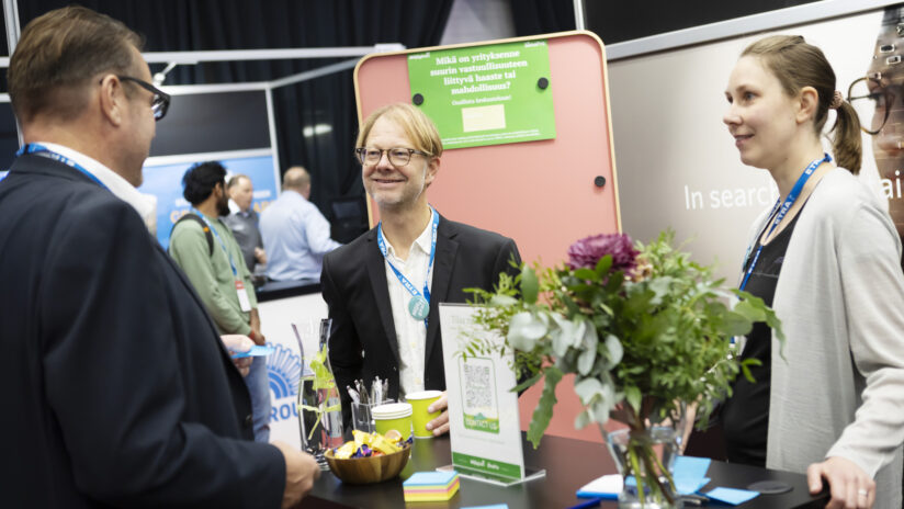 Miljögiraffin messupiste Alihankintamessuilla